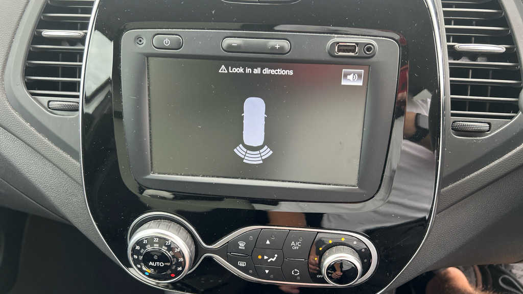 Renault Captur 0.9 Tce 90 Play Red #27