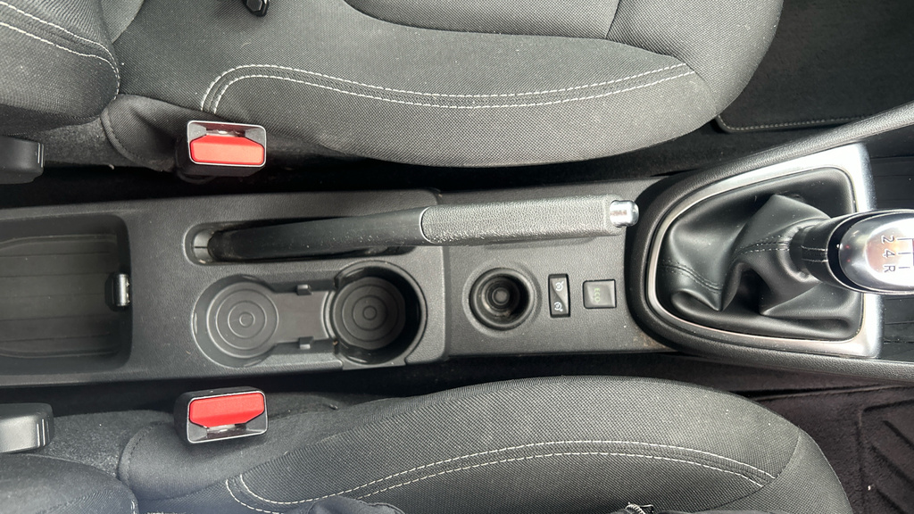 Renault Captur 0.9 Tce 90 Play Red #30
