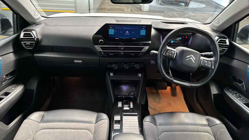Citroen e-C4 100Kw Shine Plus 50Kwh Red #11