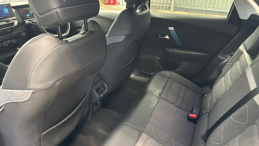 Citroen e-C4 100Kw Shine Plus 50Kwh Red #14