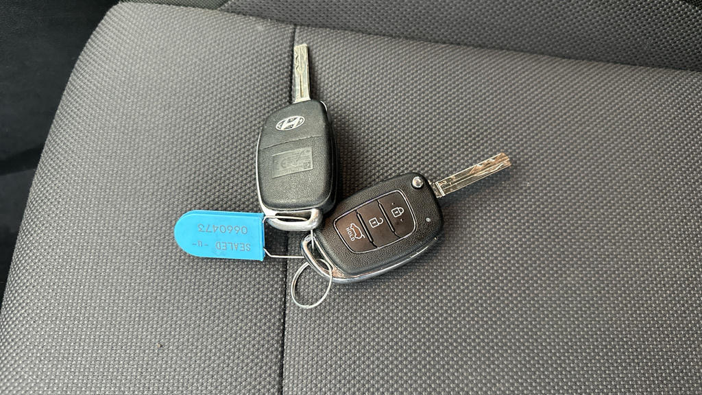 Hyundai I20 Se Silver #27