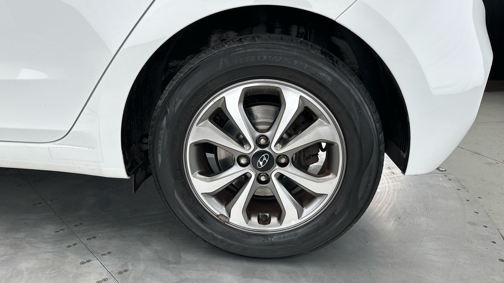 Hyundai I20 Se Silver #23