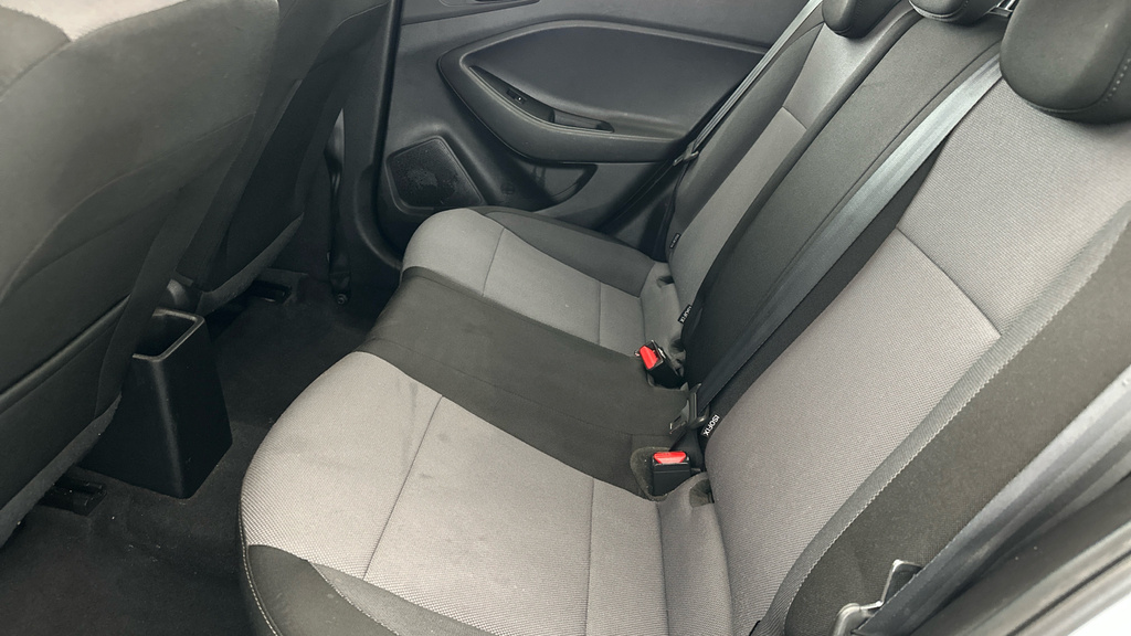 Hyundai I20 Se Silver #19