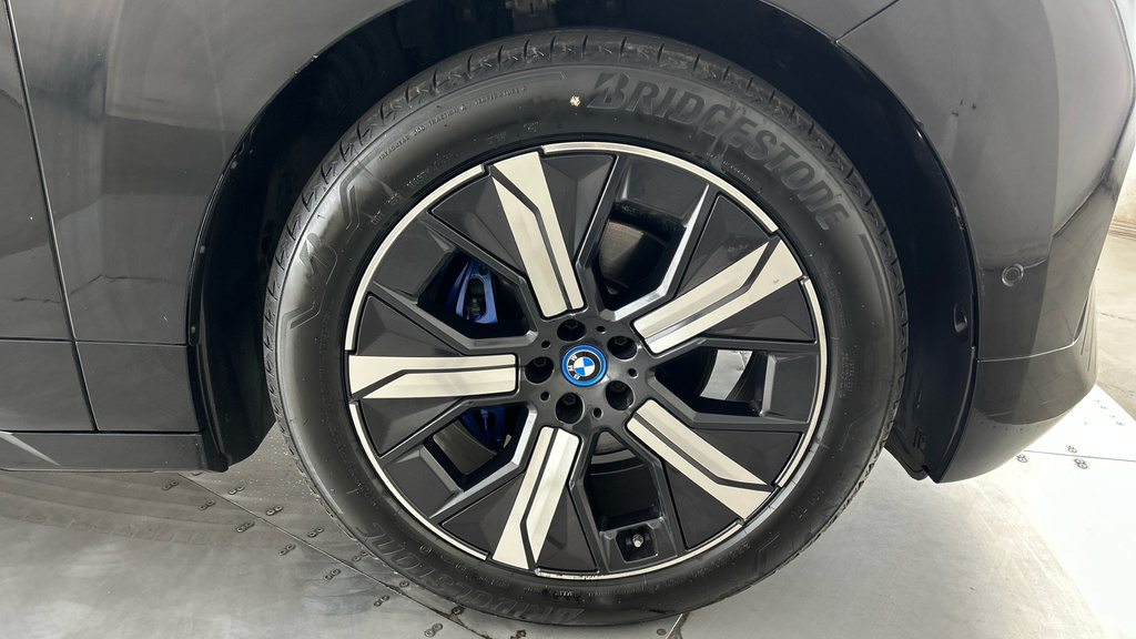 BMW iX Ix Xdrive40 M Sport White #28