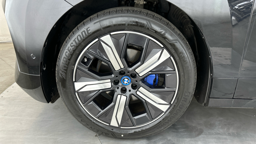 BMW iX Ix Xdrive40 M Sport White #25