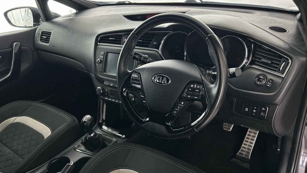 Kia Ceed 1.6 Crdi Gt-line Isg White #10