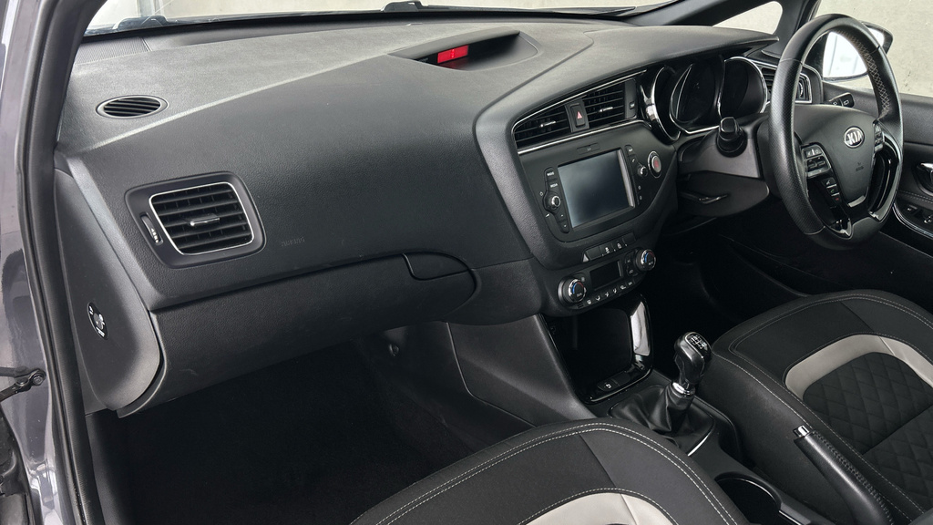 Kia Ceed 1.6 Crdi Gt-line Isg White #11