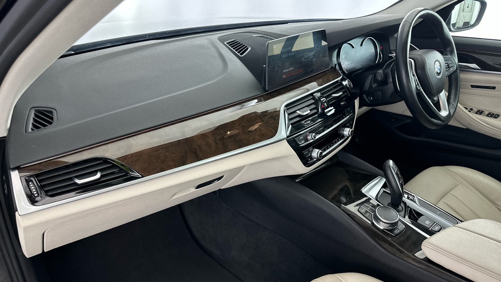 BMW 5 Series 530I Se Blue #10