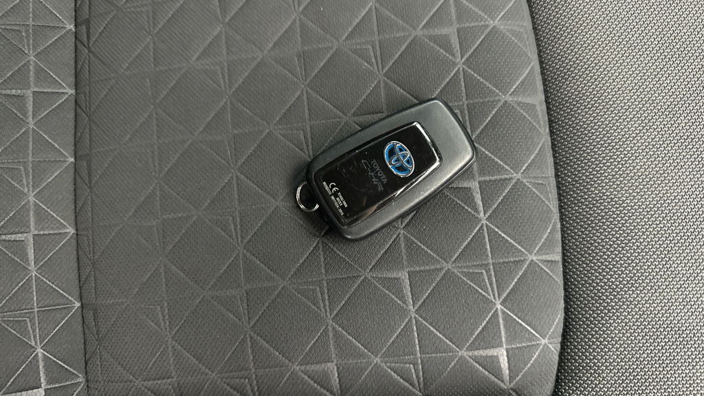 Toyota C-Hr Dynamic Blue #30