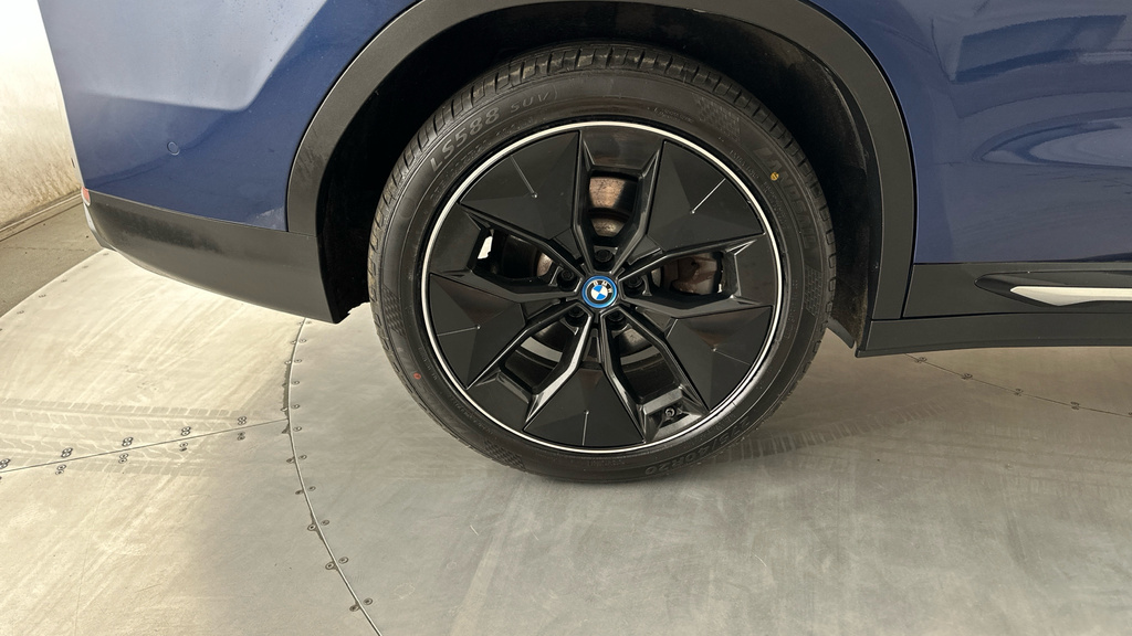 BMW iX3 80Kwh Premier Edition Black #25