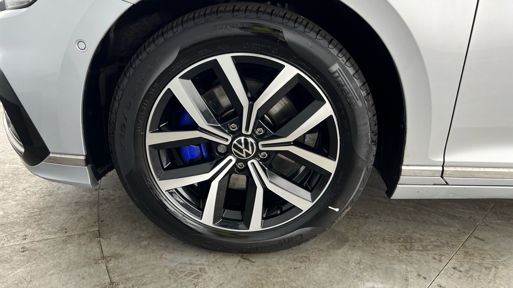 Volkswagen Passat R-line Grey #24