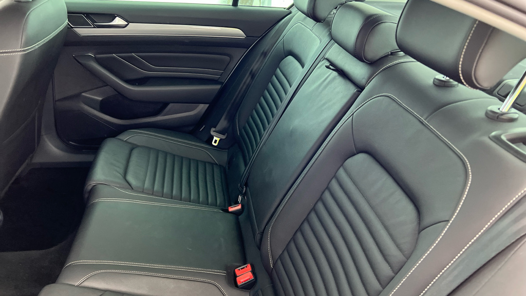 Volkswagen Passat R-line Grey #21