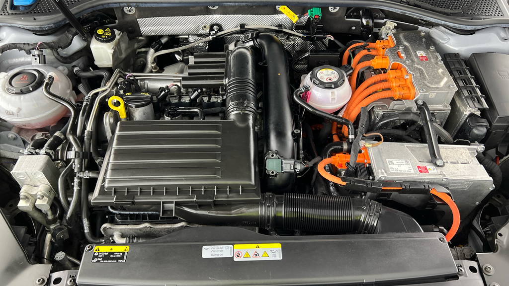 Volkswagen Passat R-line Grey #23