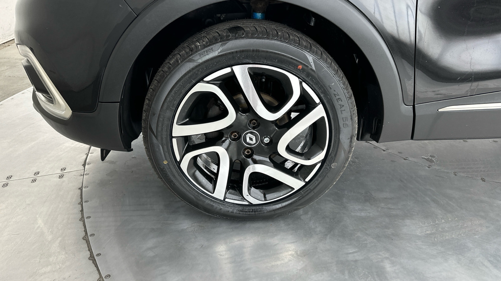Renault Captur Signature Nav Tce Black #21