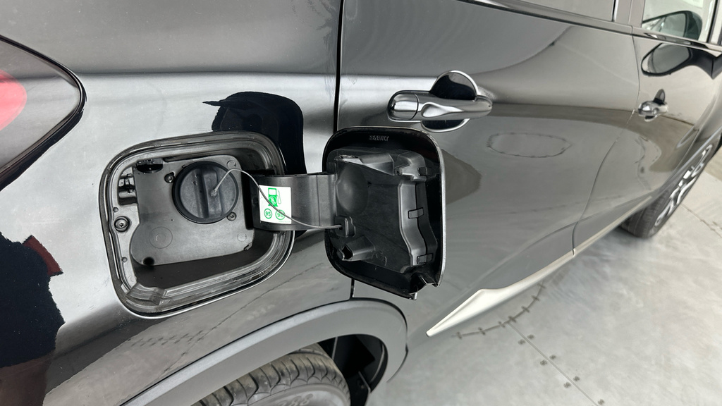 Renault Captur Signature Nav Tce Black #25