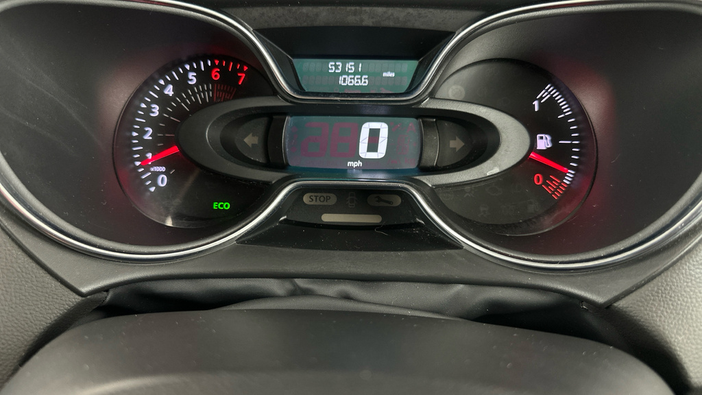 Renault Captur Signature Nav Tce Black #17
