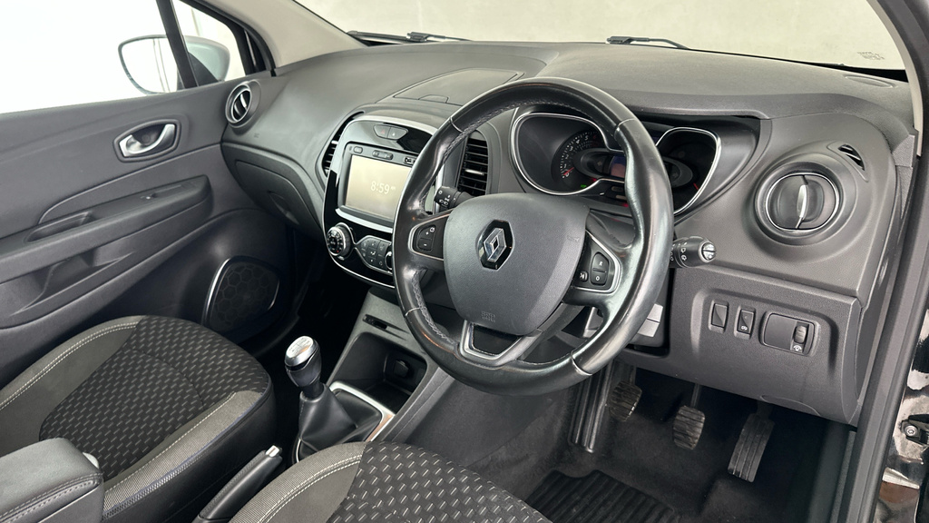 Renault Captur Signature Nav Tce Black #10