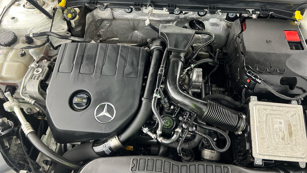 Mercedes-Benz CLA Class Saloon White #21