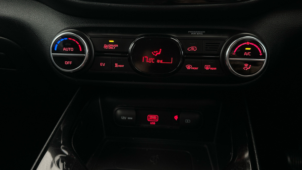 Kia Soul First Edition White #13