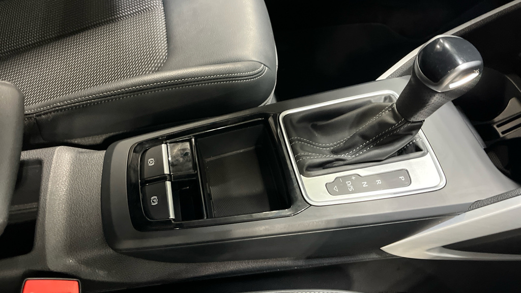 Audi Q2 35 Tfsi S Line Silver #37