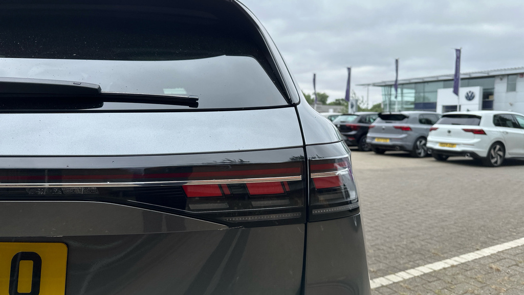 Volkswagen Passat R-line Dsg White #25
