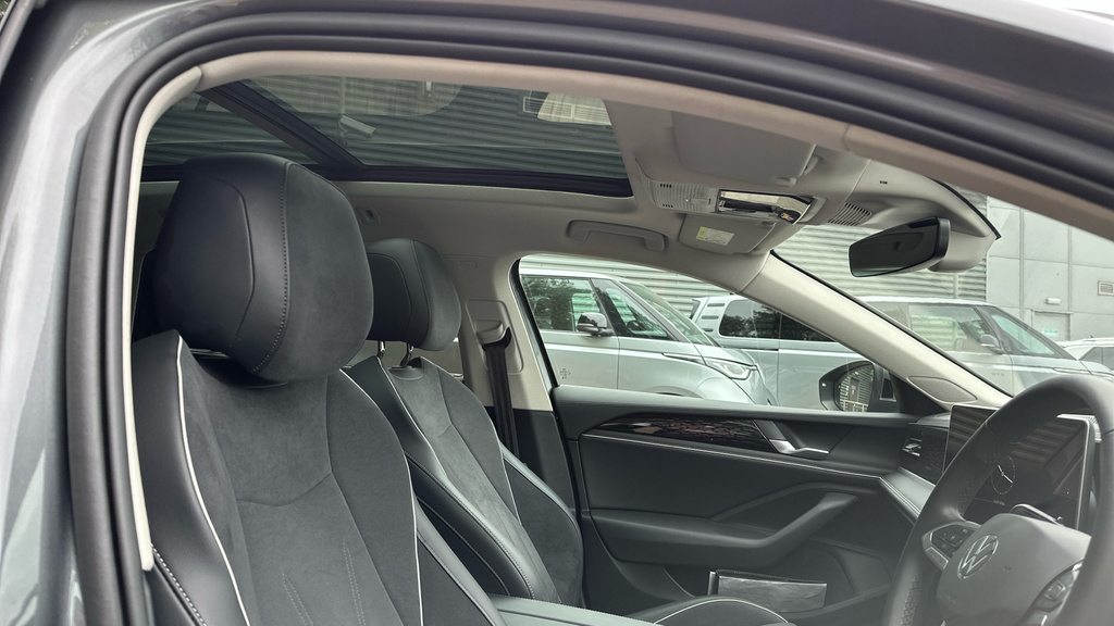 Volkswagen Passat R-line Dsg White #30