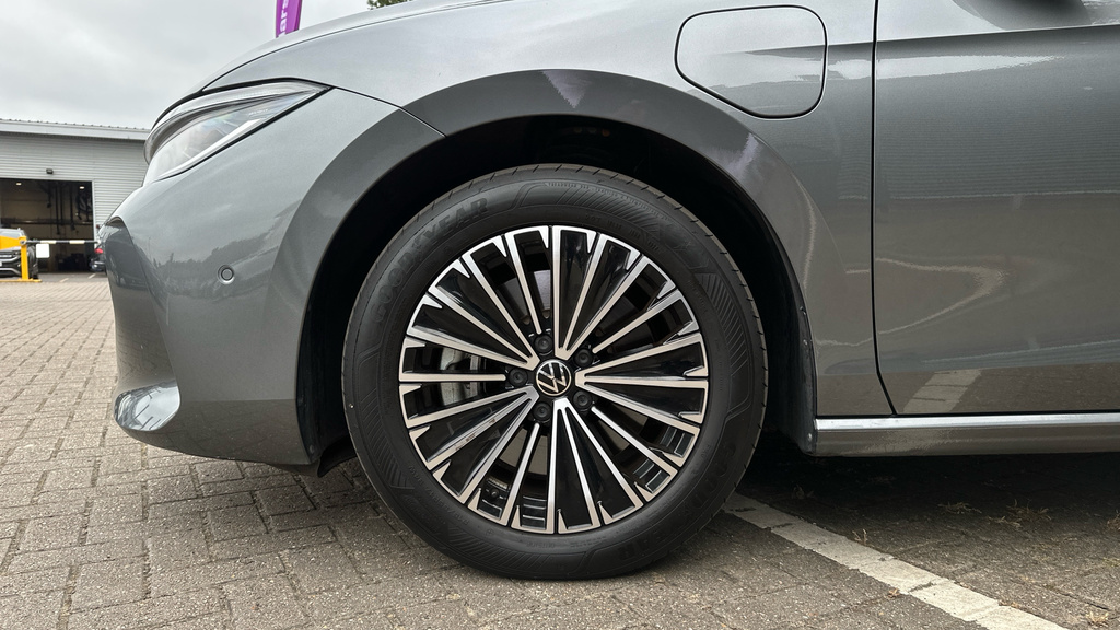 Volkswagen Passat R-line Dsg White #17