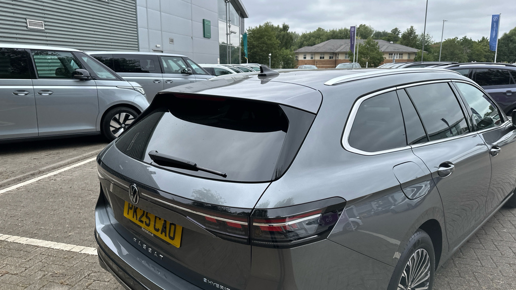 Volkswagen Passat R-line Dsg White #26