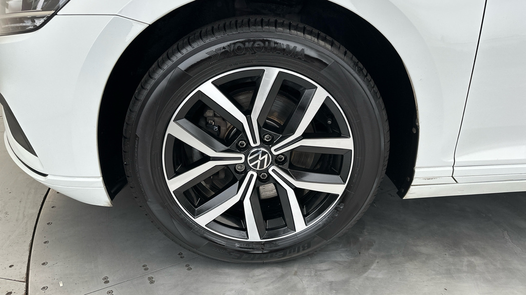 Volkswagen Passat Gte Grey #25