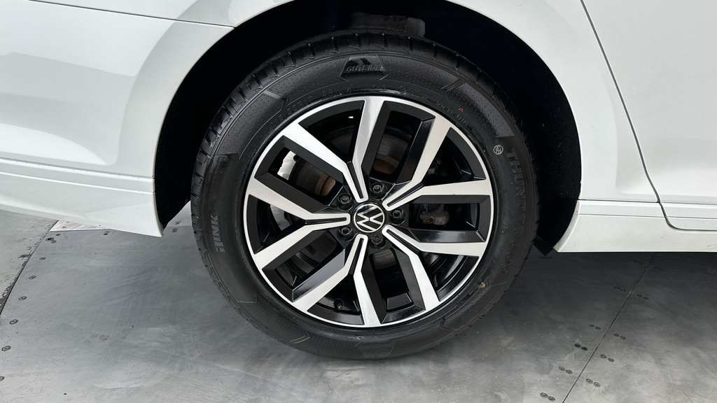 Volkswagen Passat Gte Grey #27