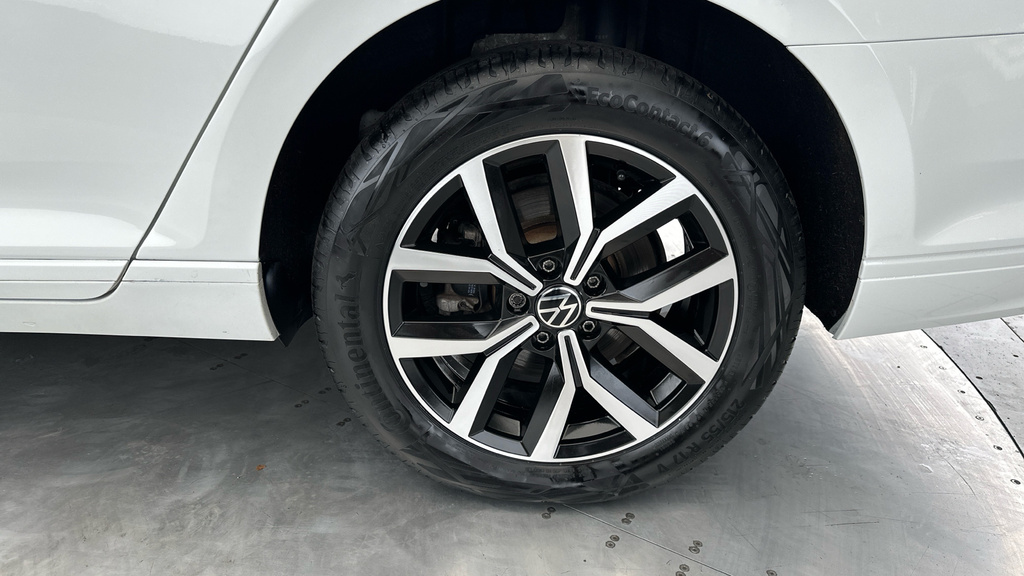 Volkswagen Passat Gte Grey #26