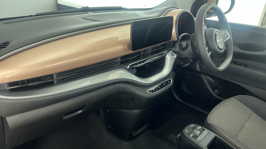 Fiat 500E 42Kwh Icon Black #10