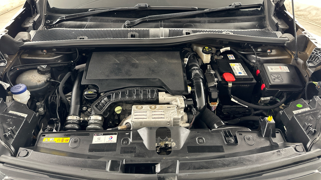 Peugeot 2008 1.2 Puretech Active Grey #25