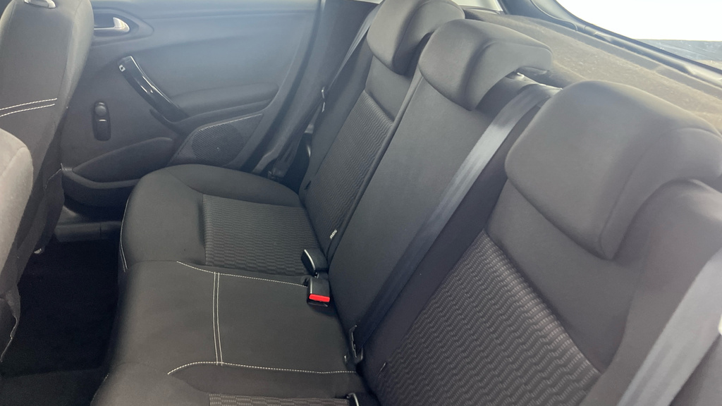 Peugeot 208 Active Black #18