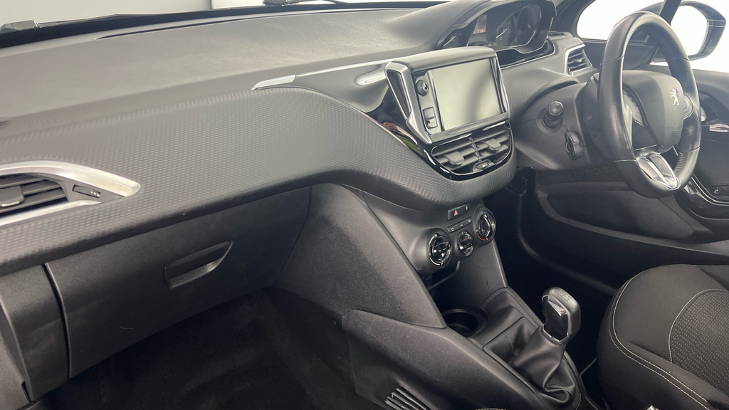 Peugeot 208 Active Black #10