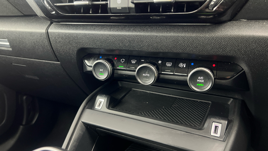 Citroen C4 1.2L Sense Black #15