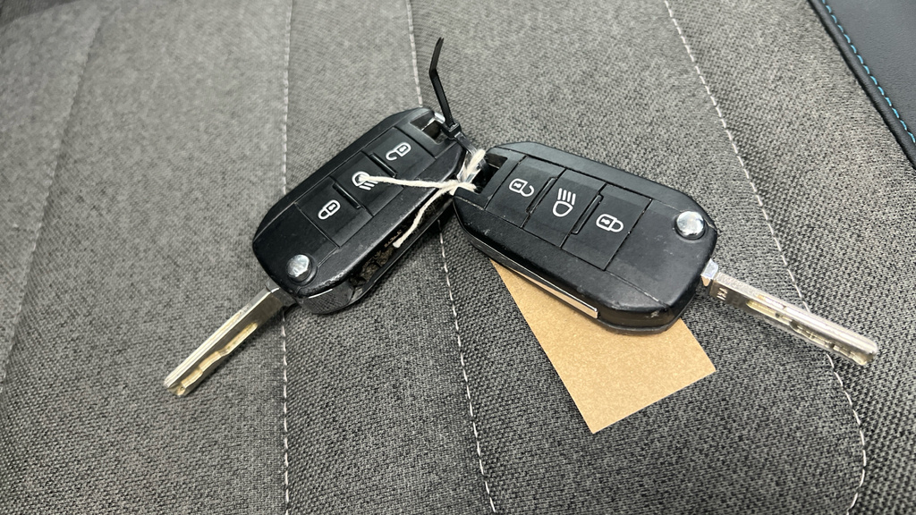 Citroen C4 1.2L Sense Black #27
