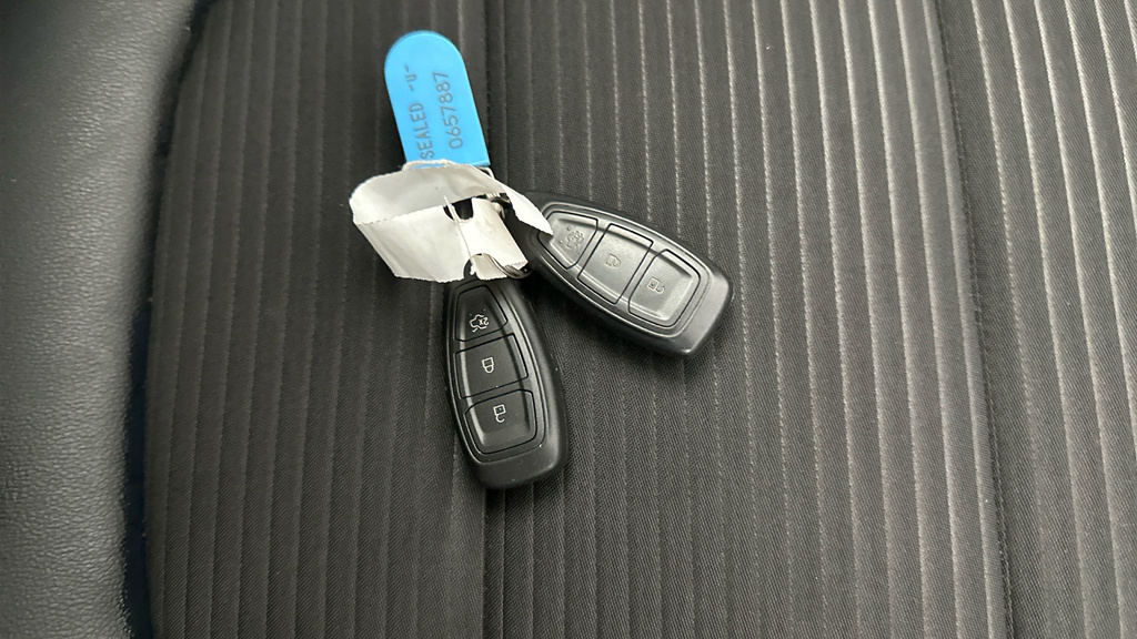 Ford Kuga 1.5L Zetec Black #32