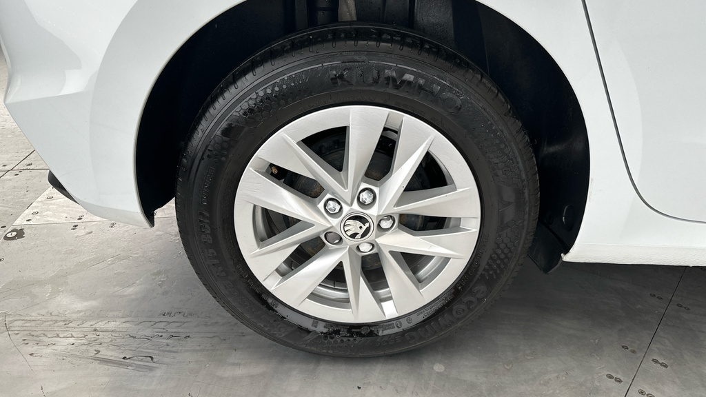Skoda Fabia Se Comfort White #23
