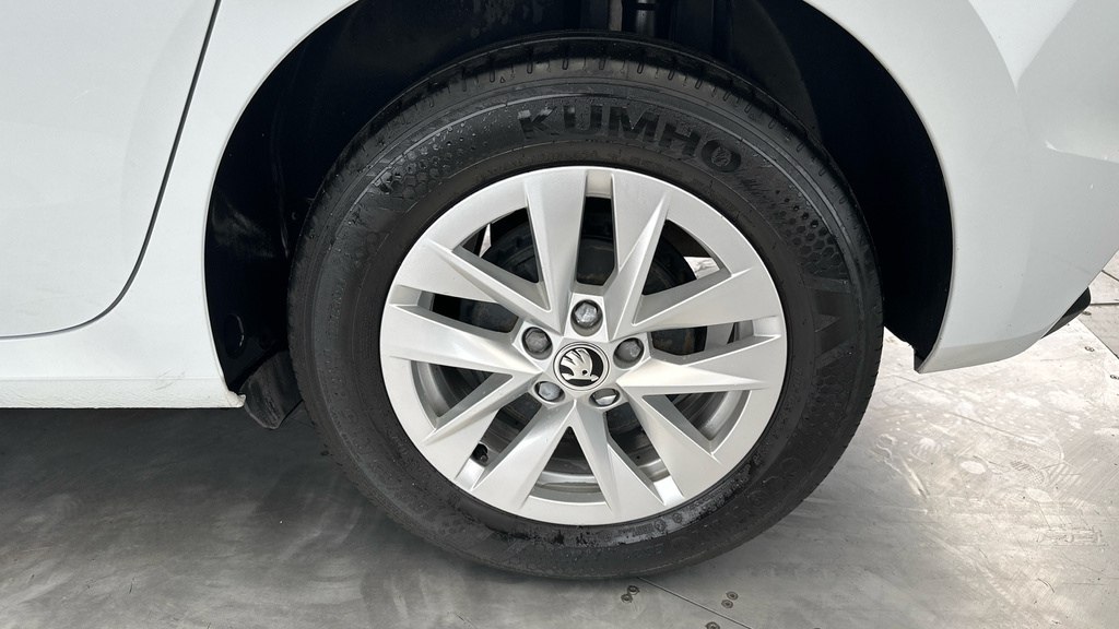 Skoda Fabia Se Comfort White #22