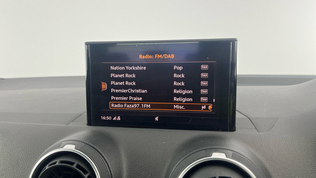 Audi Q2 30 1.6Tdi 115 S-line White #14