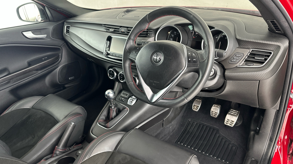 Alfa Romeo Giulietta Hatchback Black #11
