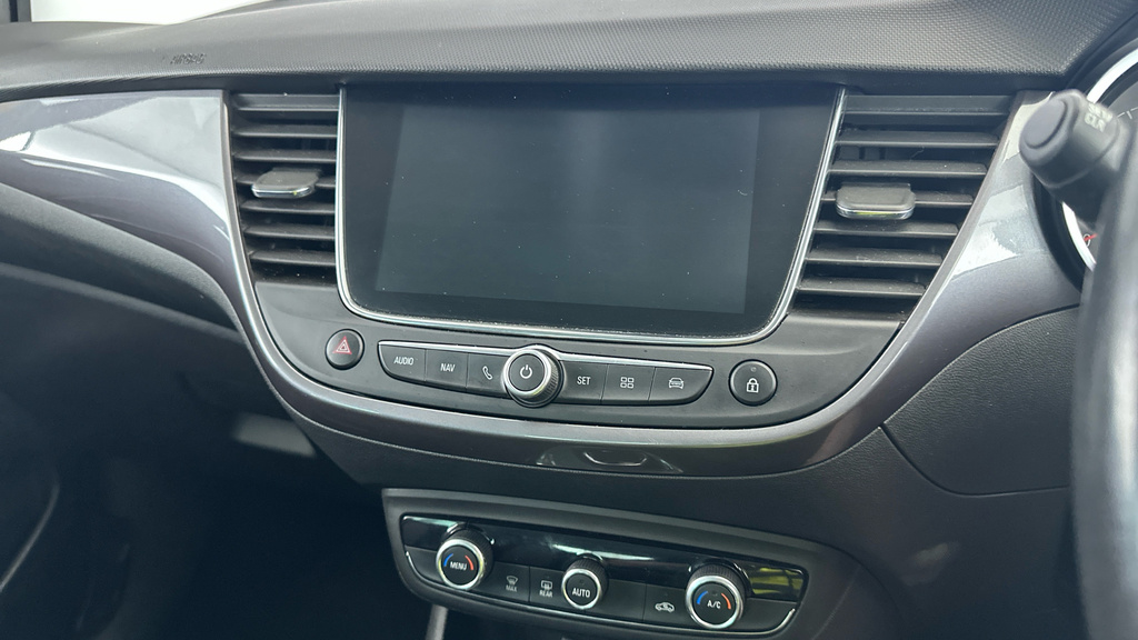Vauxhall Crossland X Elite White #17