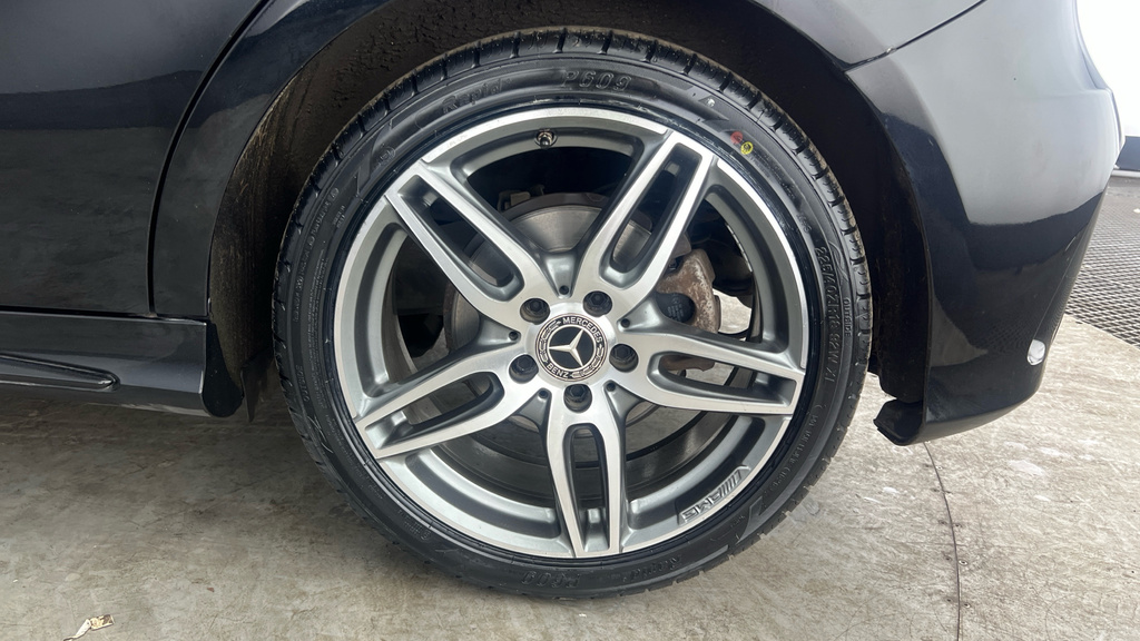 Mercedes-Benz A Class Amg Line Executive White #23