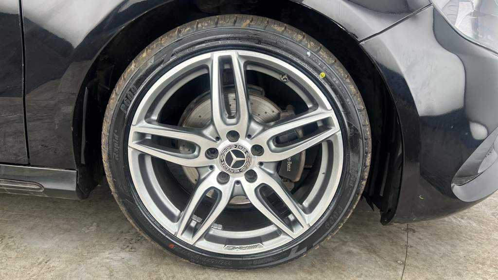 Mercedes-Benz A Class Amg Line Executive White #25
