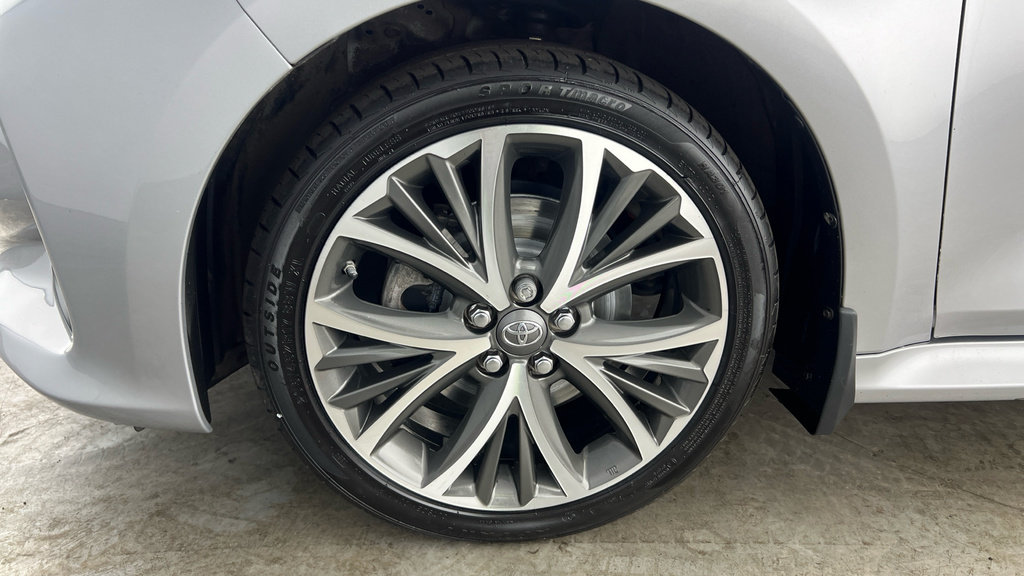 Toyota Yaris Dynamic Black #21
