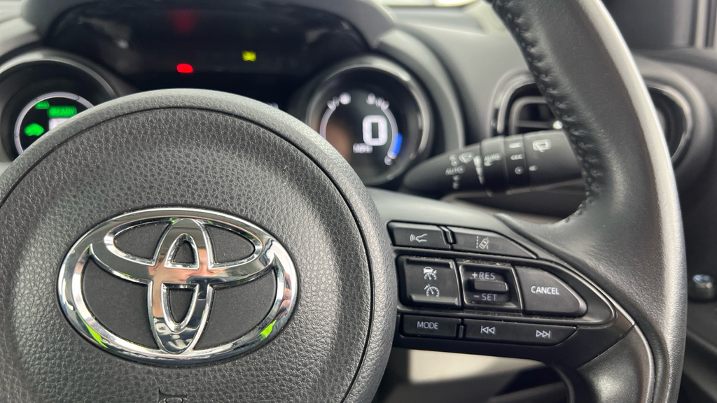 Toyota Yaris Dynamic Black #13