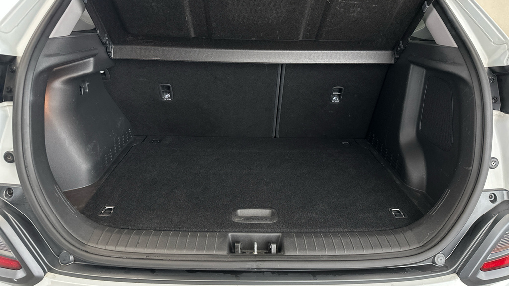 Hyundai Kona Hatchback Silver #24