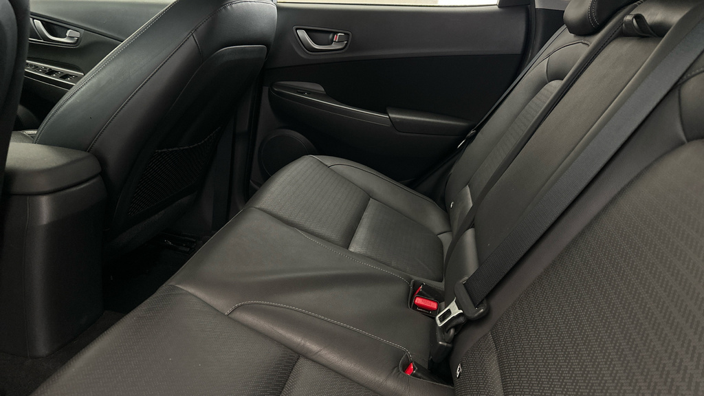 Hyundai Kona Hatchback Silver #23