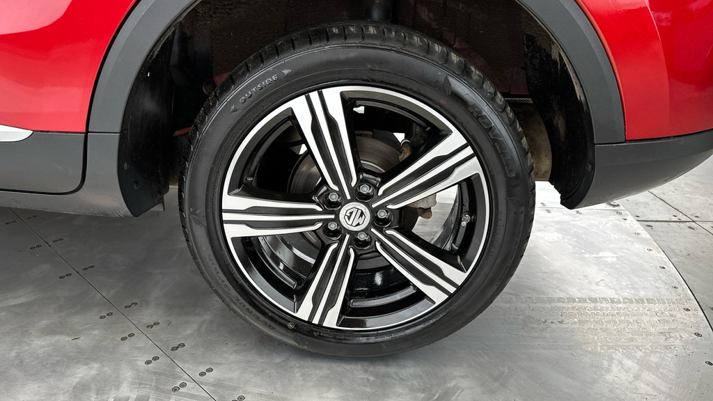 MG ZS 1.5L Excite Black #24